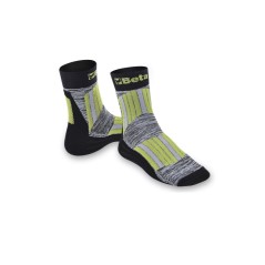 BETA 7427 Calze maxi sneaker con inserti protettivi e traspiranti su zona tibia e collo del piede.