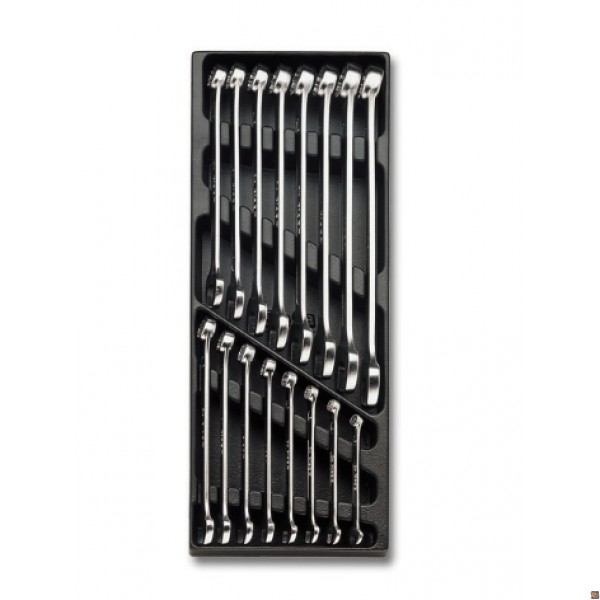 T18 - TERMOFORMATO RIGIDO CON ASSORTIMENTO DI UTENSILI