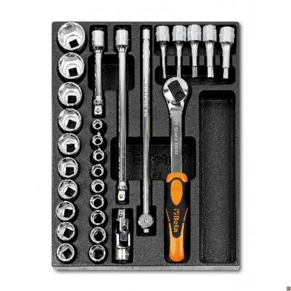T82 - TERMOFORMATO RIGIDO CON ASSORTIMENTO DI UTENSILI 