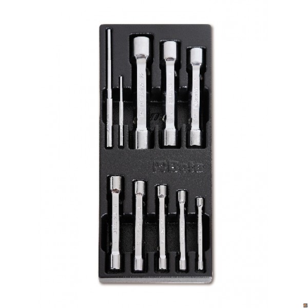 T73 - TERMOFORMATO RIGIDO CON ASSORTIMENTO DI UTENSILI