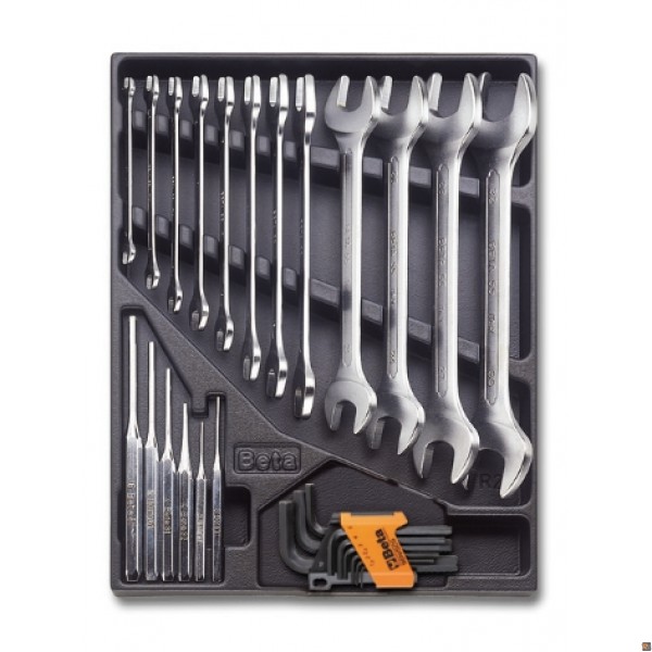 T31 - TERMOFORMATO RIGIDO CON ASSORTIMENTO DI UTENSILI 