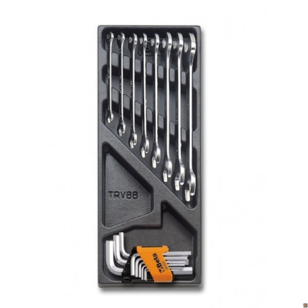 T34 - TERMOFORMATO RIGIDO CON ASSORTIMENTO DI UTENSILI 