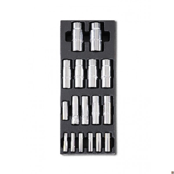 T103 - TERMOFORMATO RIGIDO CON ASSORTIMENTO DI UTENSILI